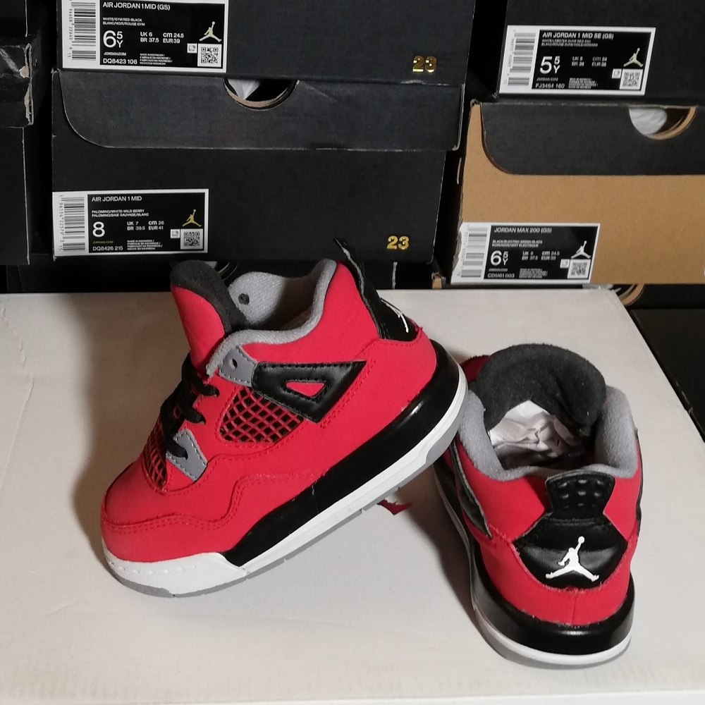 AIR JORDAN 4 RETRO "TORO BRAVO" TODDLER US SIZE 7C GREAT CONDION "USED"